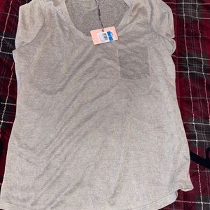 Women’s t shirt size xl